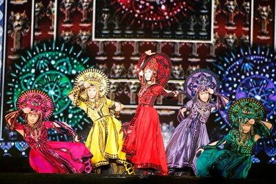 ももいろクローバーZ「ももいろクローバーZ JAPAN TOUR 2013『GOUNN』」の様子。（Photo by HAJIME KAMIIISAKA+Z）