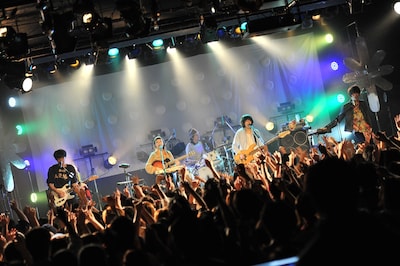 Czecho No Republic「エンジョイ！冬のネバーランドリリースツアー」ツアーファイナルの様子。