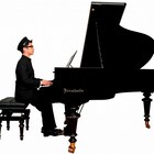 KAN恒例の“本物のアーティスト風”弾き語り旅