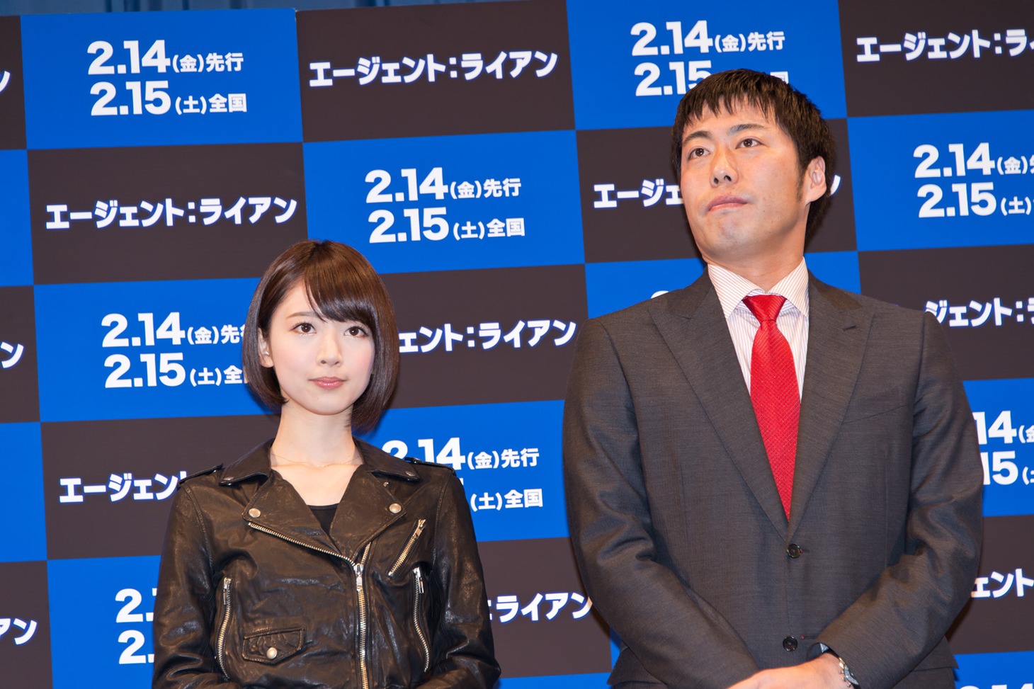 左から橋本奈々未、上原浩治選手。