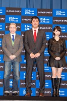 左からデーブ・スペクター、上原浩治選手、橋本奈々未。