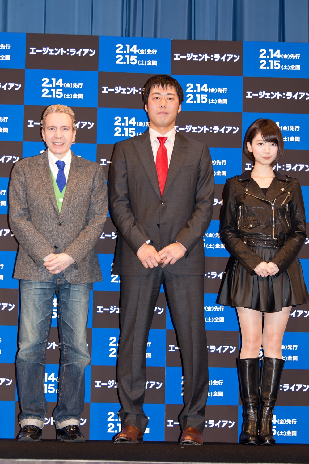 左からデーブ・スペクター、上原浩治選手、橋本奈々未。