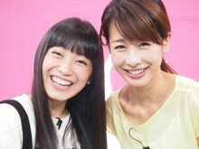 左からmiwa、フジテレビアナウンサー加藤綾子。