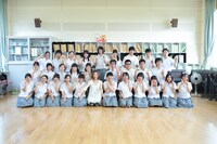 ヒナタカコと宮崎県立宮崎大宮高等学校の音楽部。