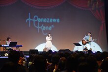 花澤香菜「恋する惑星」発売記念イベントの様子。