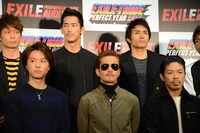 前列左からTAKAHIRO、ATSUSHI、MATSU。後列左からKEIJI、NAOKI、KENCHI。