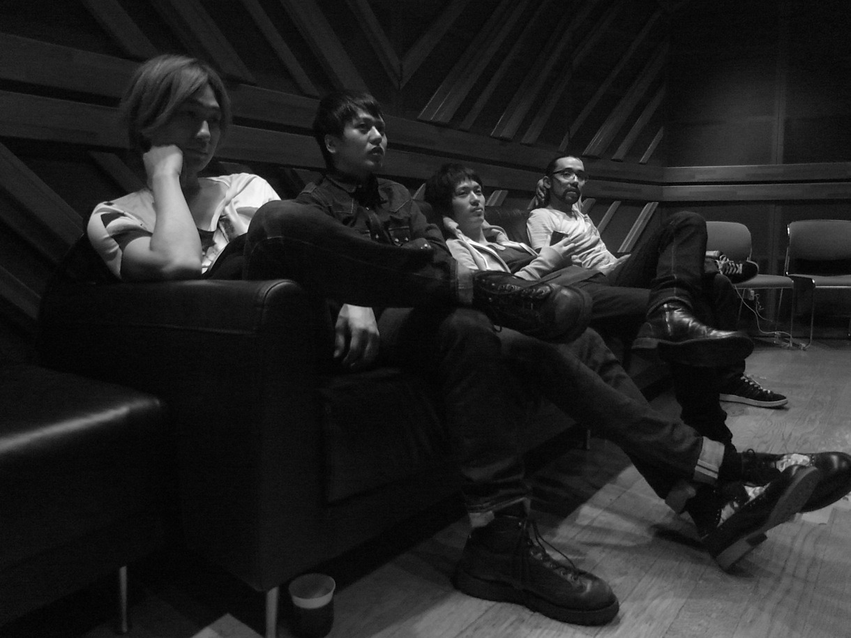 NICO Touches the Walls
