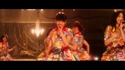 AKB48「前しか向かねえ」ビデオクリップのワンシーン。 (c)AKS