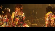 AKB48「前しか向かねえ」ビデオクリップのワンシーン。 (c)AKS