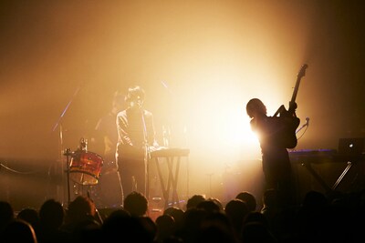 「DIAMOND LANE Vol.2 "Ever Onward"」よりFOLKSのライブの様子。