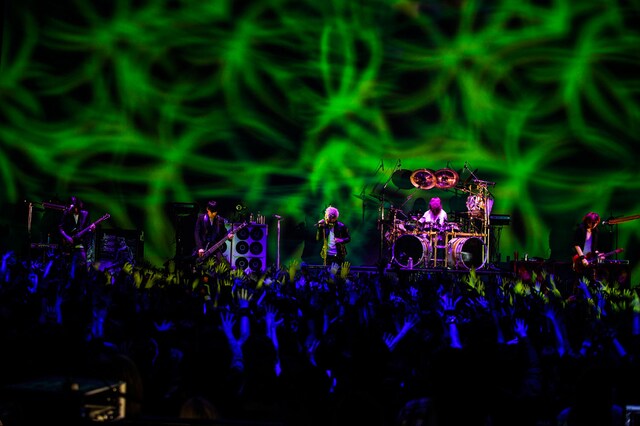 昨日2月6日に大阪・なんばHatchで行われたDIR EN GREYのライブの様子。（Photo by Takimoto "JON..." Yukihide）