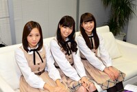 左から能條愛未、西野七瀬、若月佑美。