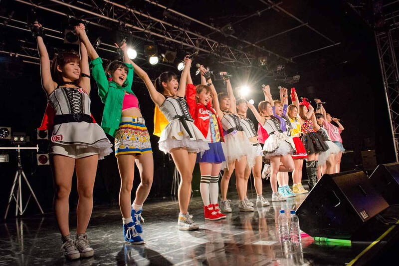 「THE ポッシボーvs.吉川友vs.アップアップガールズ（仮）～吉川友とポッシポッシガールズ（仮）～」の様子。