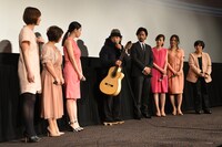 初日舞台挨拶の全登壇者。