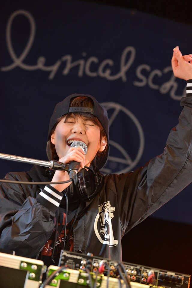 “KSDD”なアイドルDJで会場を盛り上げたDJ Megu（Negicco）。