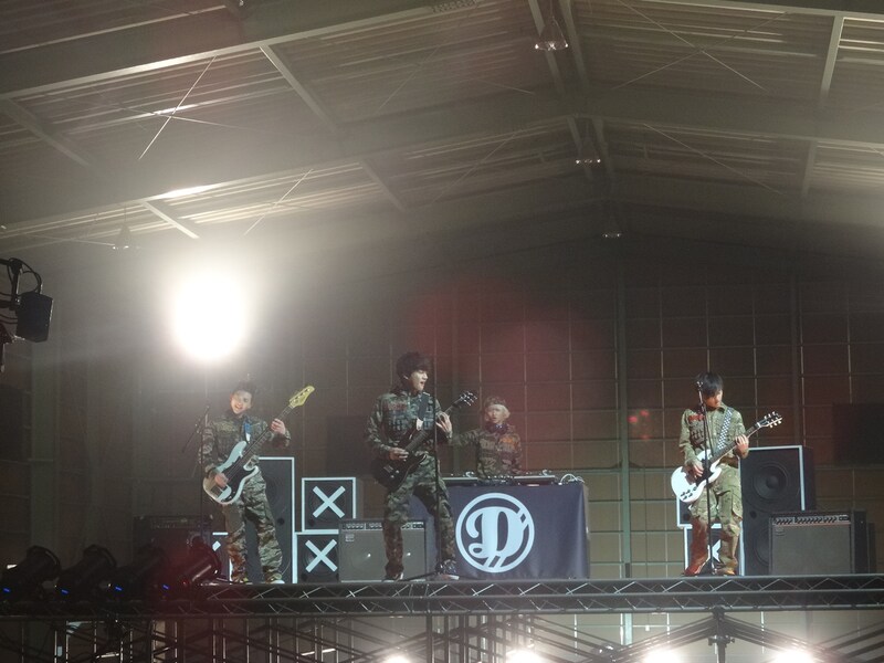 DISH//「FREAK SHOW」PV撮影のワンシーン。