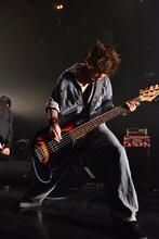 特撮のサポートメンバーを務めたRIKIJI（B / OBLIVION DUST）