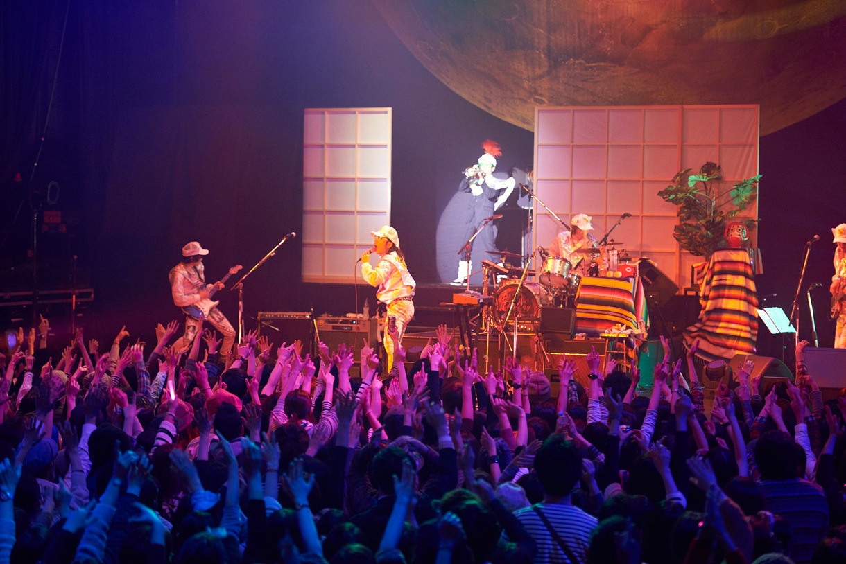 「ハナレグミ・So many tearsの竹取物語」の模様。 （撮影：太田好治）