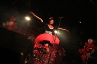 ハナエ。2月9日に東京・原宿アストロホールで行われたワンマンライブの様子。（撮影：後藤壮太郎）