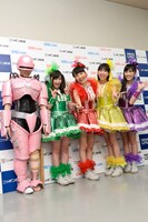 イベント開演前に行われた記者会見でのももいろクローバーZ。