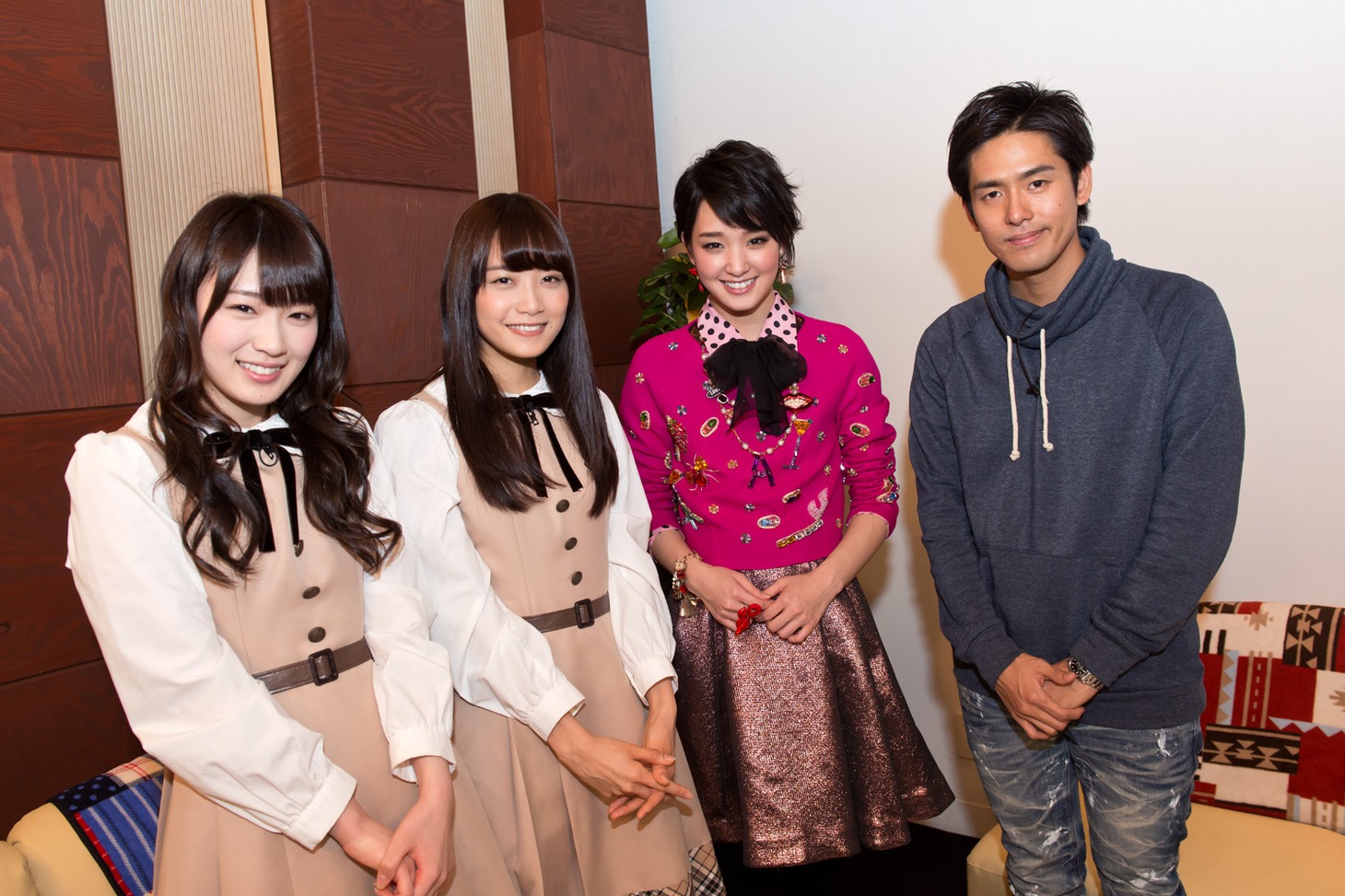 左から高山一実、深川麻衣、剛力彩芽、K。