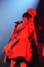 上坂すみれ「革命的ブロードウェイ主義者同盟 総決起集会」の様子。