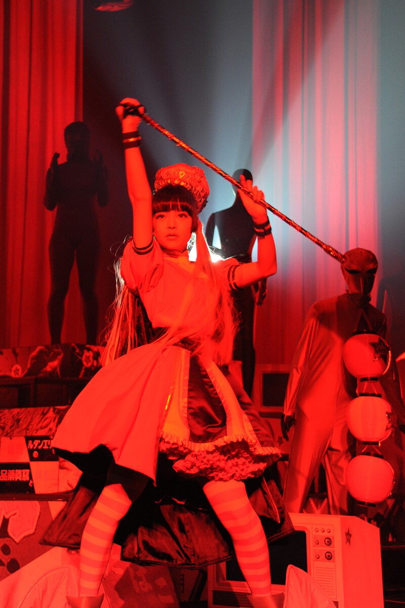 上坂すみれ「革命的ブロードウェイ主義者同盟 総決起集会」の様子。