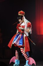 上坂すみれ「革命的ブロードウェイ主義者同盟 総決起集会」の様子。