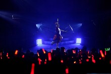 上坂すみれ「革命的ブロードウェイ主義者同盟 総決起集会」の様子。