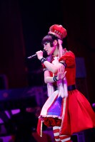 上坂すみれ「革命的ブロードウェイ主義者同盟 総決起集会」の様子。