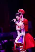 上坂すみれ「革命的ブロードウェイ主義者同盟 総決起集会」の様子。