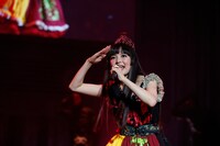 上坂すみれ「革命的ブロードウェイ主義者同盟 総決起集会」の様子。