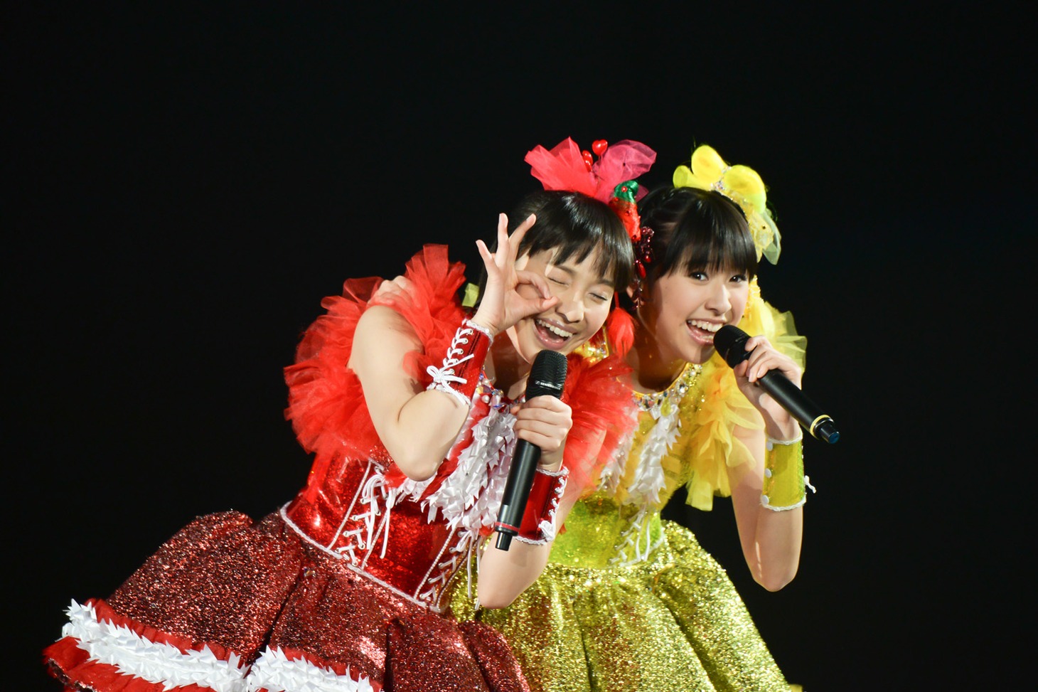 左から百田夏菜子、玉井詩織。
