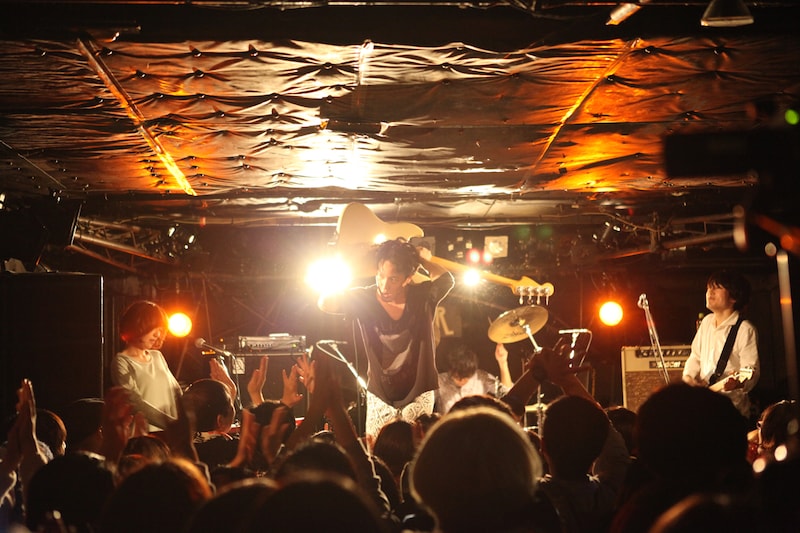 「テスラは泣かない。presents "Tell me how to CRY #1"」の様子。（Photo by Tomoko Arai（LIVERALLY））