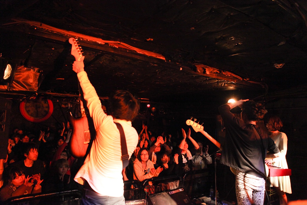 「テスラは泣かない。presents "Tell me how to CRY #1"」の様子。（Photo by Tomoko Arai（LIVERALLY））