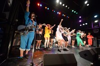 クルミクロニクル、BELLRING少女ハート、DOTAMAを交えて行われたゆるめるモ！×箱庭の室内楽ののアンコール。