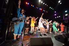 クルミクロニクル、BELLRING少女ハート、DOTAMAを交えて行われたゆるめるモ！×箱庭の室内楽ののアンコール。