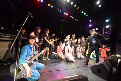 クルミクロニクル、BELLRING少女ハート、DOTAMAを交えて行われたゆるめるモ！×箱庭の室内楽ののアンコール。