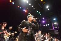 クルミクロニクル、BELLRING少女ハート、DOTAMAを交えて行われたゆるめるモ！×箱庭の室内楽ののアンコール。