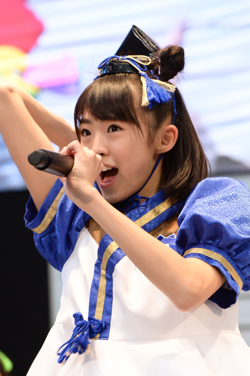 春名真依