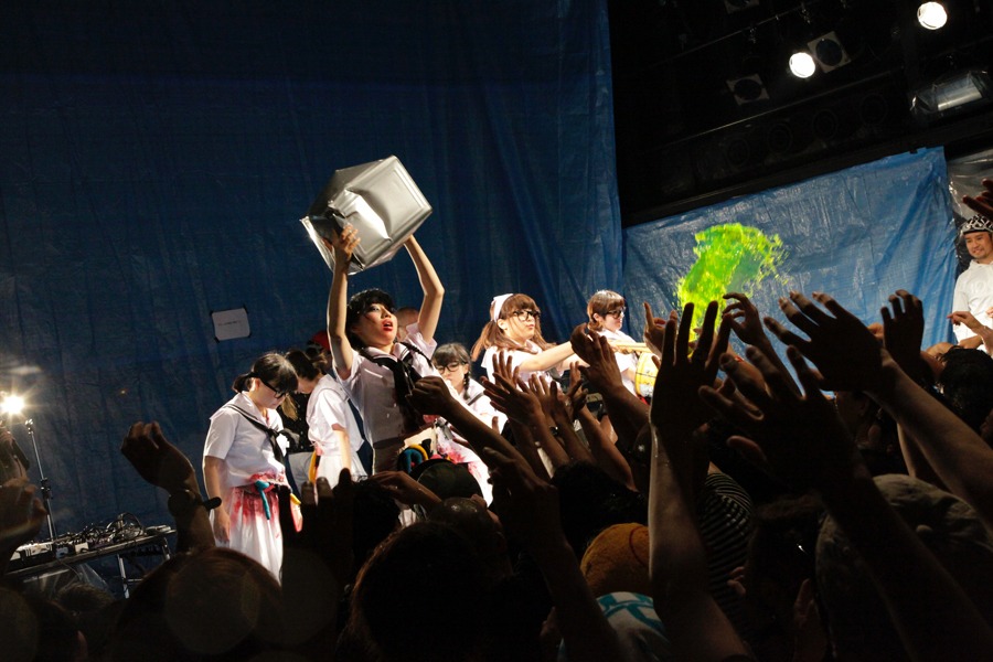 昨年8月に開催されたBiS階段の東京・WWW公演の模様。