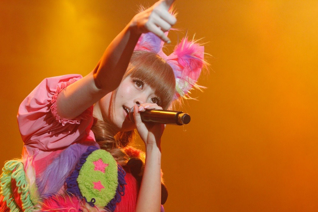 「NANDA COLLECTION WORLD TOUR 2014」サンフランシスコ公演のきゃりーぱみゅぱみゅ。 （photo by AKI ISHII）