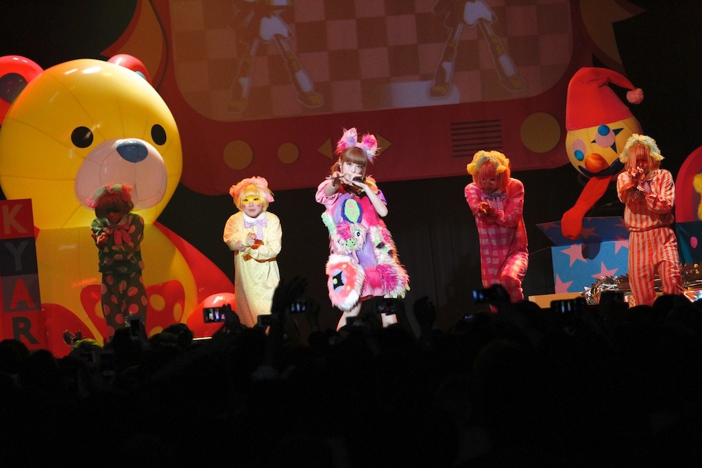 「NANDA COLLECTION WORLD TOUR 2014」サンフランシスコ公演の様子。 （photo by AKI ISHII）