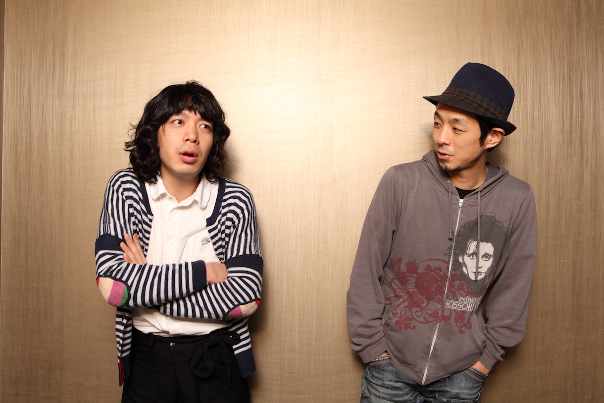 左から峯田和伸（銀杏BOYZ）と宮藤官九郎。