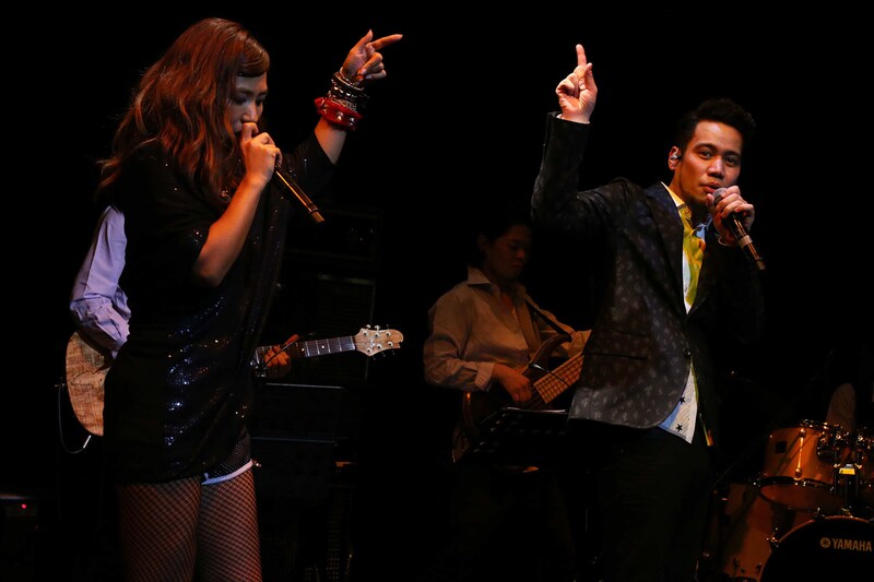 JAY'ED「JBL Juke Box Lounge Vol.4」より、MINMIと共演するJAY'ED。