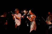 JAY'ED「JBL Juke Box Lounge Vol.4」より、土屋アンナと共演するJAY'ED。