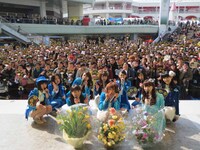 SUPER☆GiRLS「空色のキセキ」大阪・千里セルシーでのリリース記念イベントの様子。