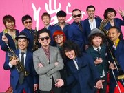 「僕らの音楽」出演時のOKAMOTO'Sと東京スカパラダイスオーケストラ。