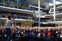「インストアツアー ～原点回帰～」の神奈川・ラゾーナ川崎プラザの模様。