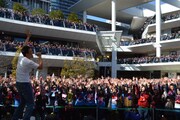 「インストアツアー ~原点回帰~」の神奈川・ラゾーナ川崎プラザの模様。